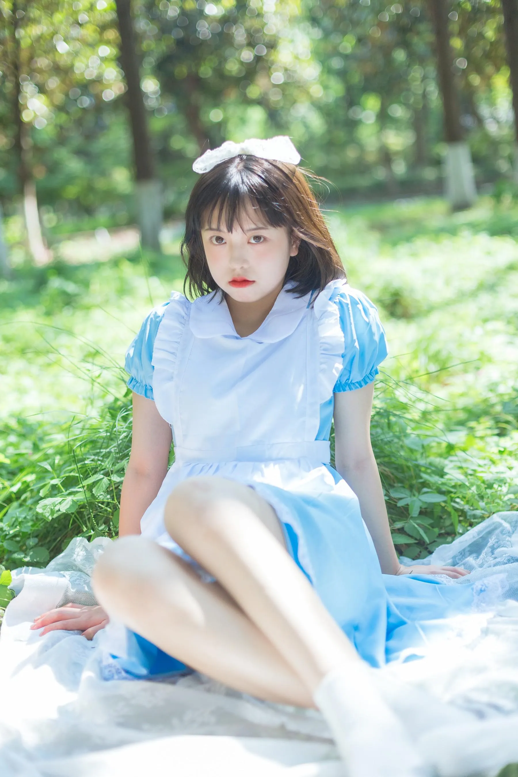 [YITUYU艺图语]2022.08.05 雏菊和草莓 哈吉麻花 [32P]插图3